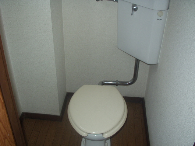 地下鉄谷町線 喜連瓜破駅 徒歩12分 5階建 築52年のトイレ写真