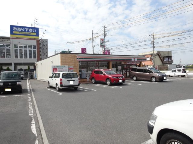 【みよし市東山台のマンションのコンビニ】