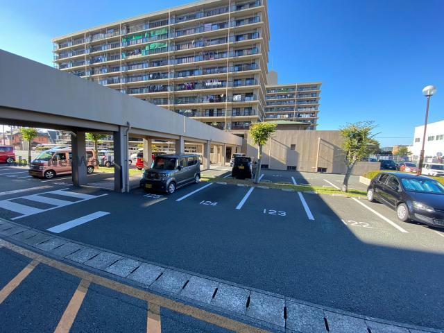 【トーカンマンション健軍東壱番館の駐車場】