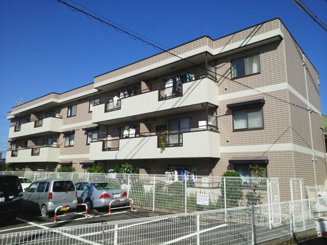 京田辺市興戸町田のマンションの建物外観