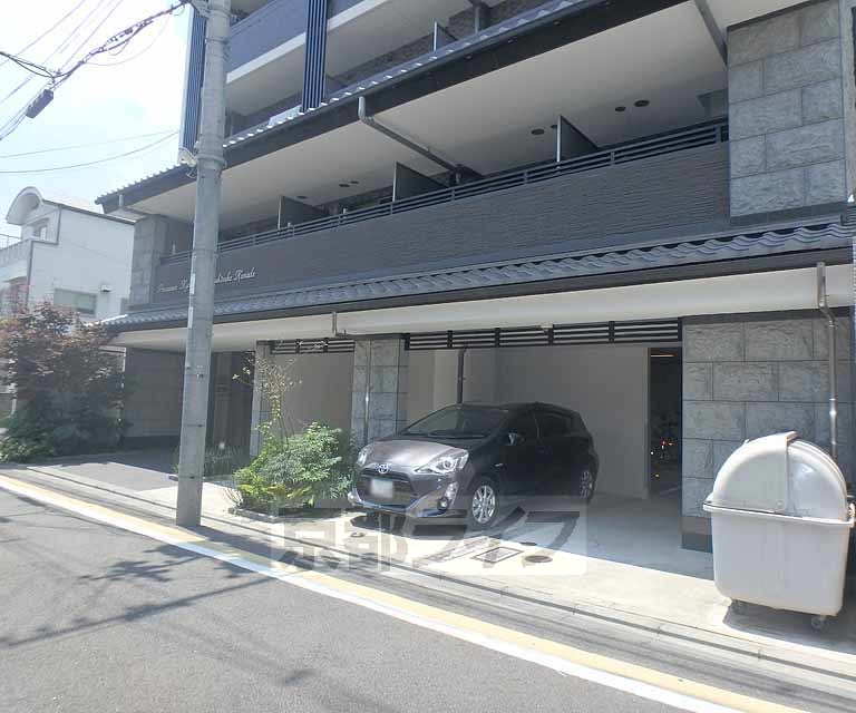 【京都市下京区天使突抜１丁目のマンションの駐車場】