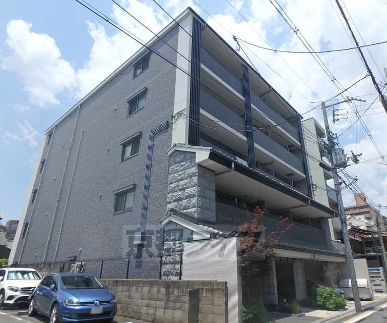 【京都市下京区天使突抜１丁目のマンションの建物外観】