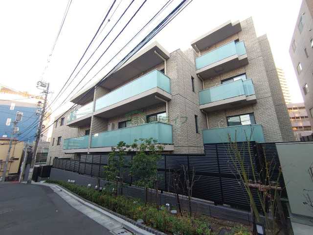 新宿区筑土八幡町のマンションの建物外観