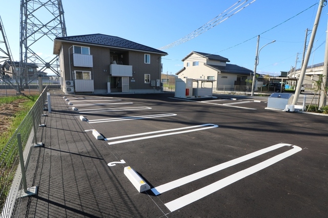 【レグレス野村の駐車場】