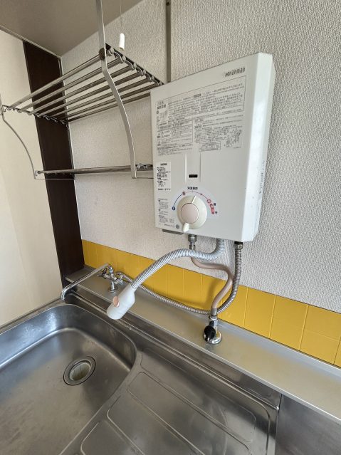 【岡山市北区岡町のアパートのキッチン】
