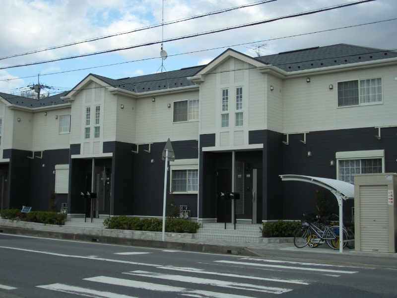 栗東市御園のアパートの建物外観