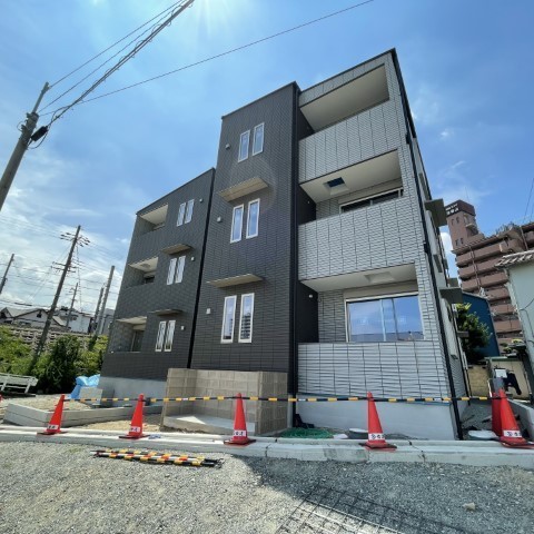 堺市堺区浅香山町のアパートの建物外観