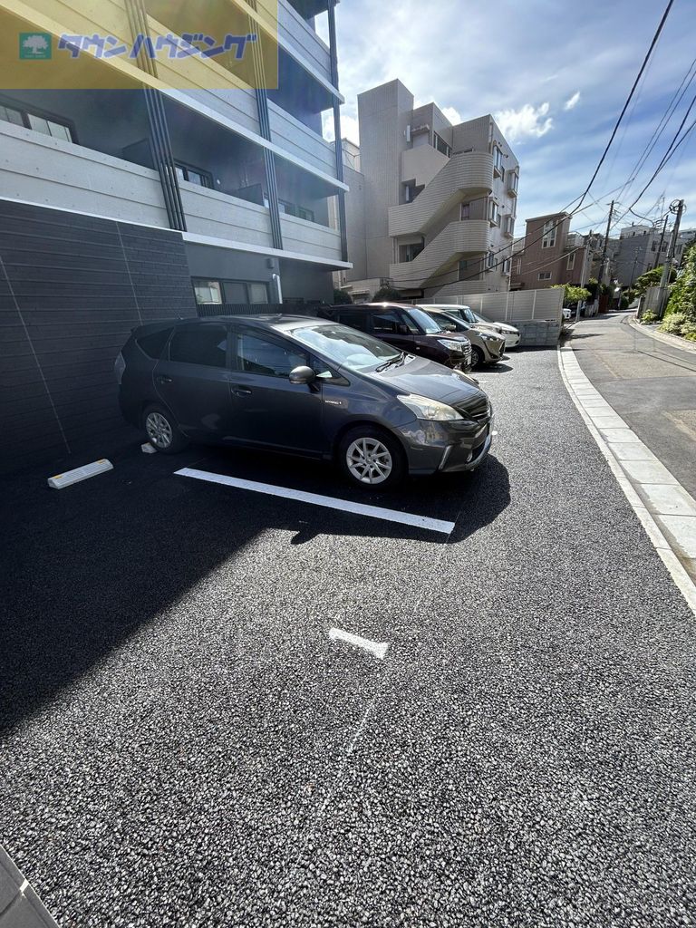 【千葉市中央区新千葉のマンションの駐車場】