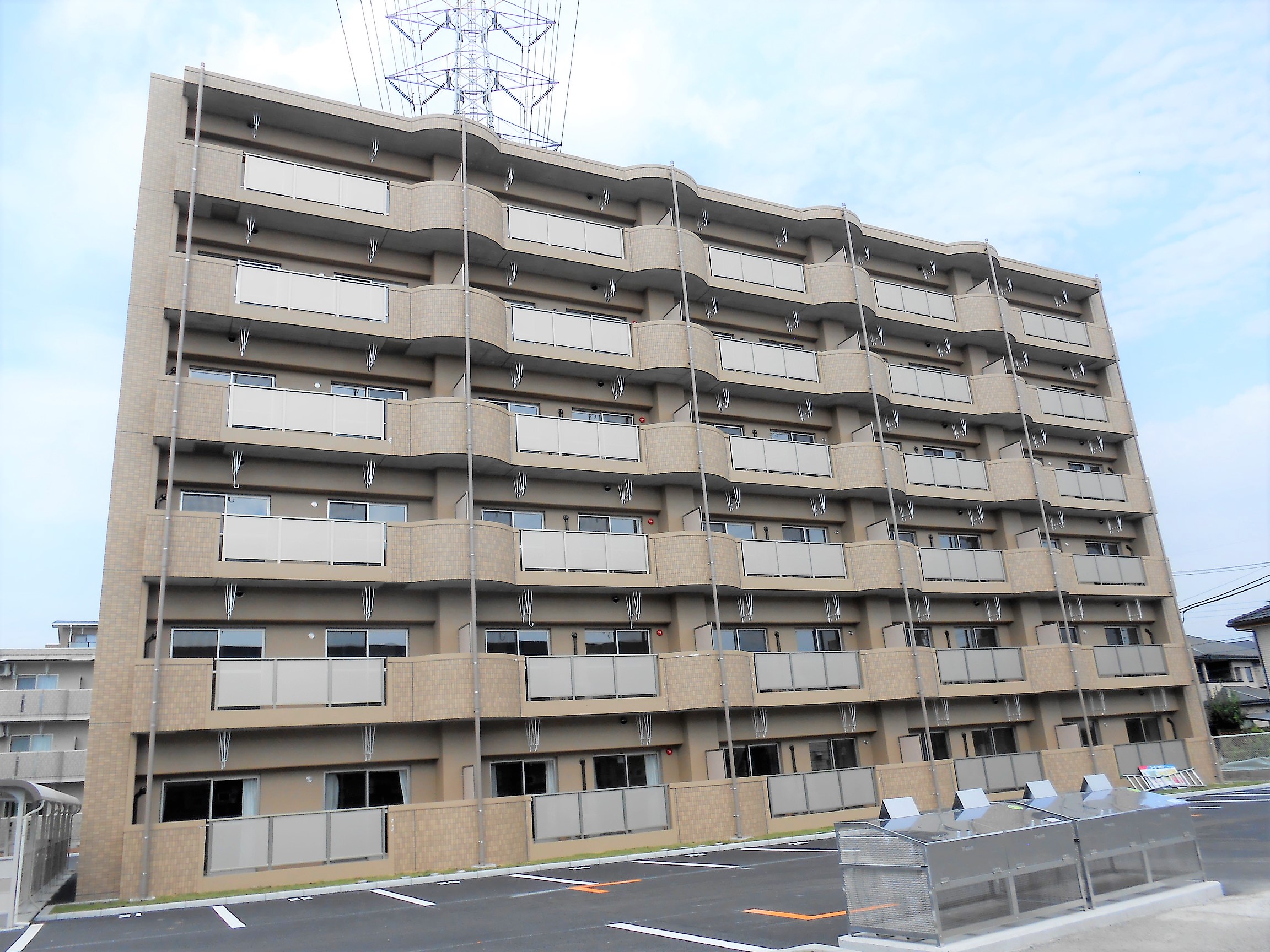 建物外観　駅まで徒歩圏内のマンションです☆