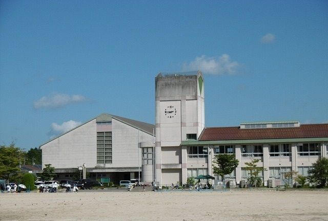 【バービー・カール　Ｂ棟の小学校】