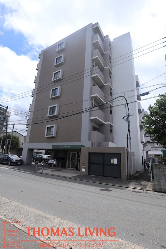 レジデンス空港北の建物外観