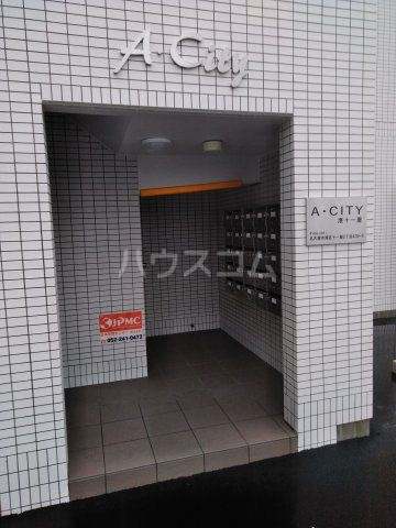 【名古屋市港区十一屋のマンションのエントランス】