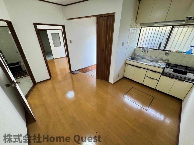 刑部4丁目戸建の居間写真