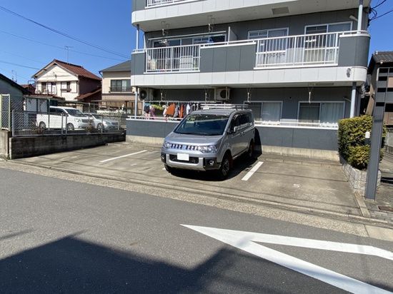 駐車場　駐車スペースもあります