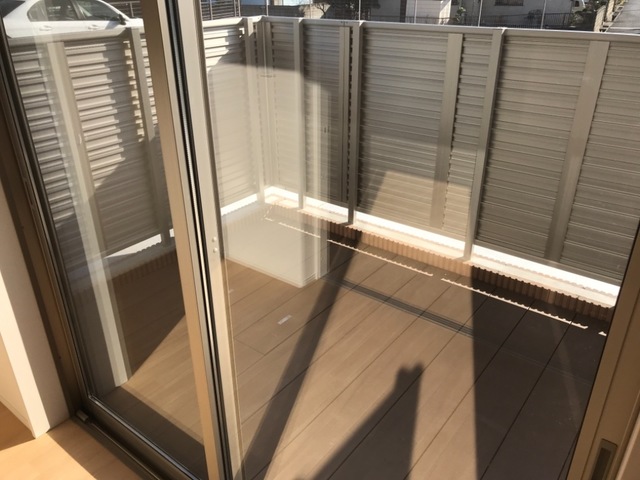 バルコニー　テラス