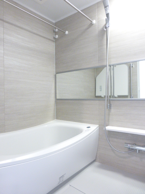 バス・シャワールーム　※別部屋の参考写真です。