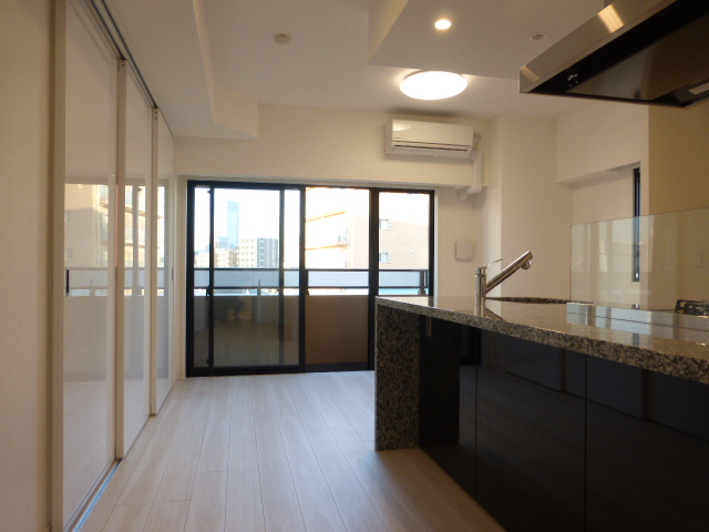 居室・リビング　※別部屋の参考写真です。