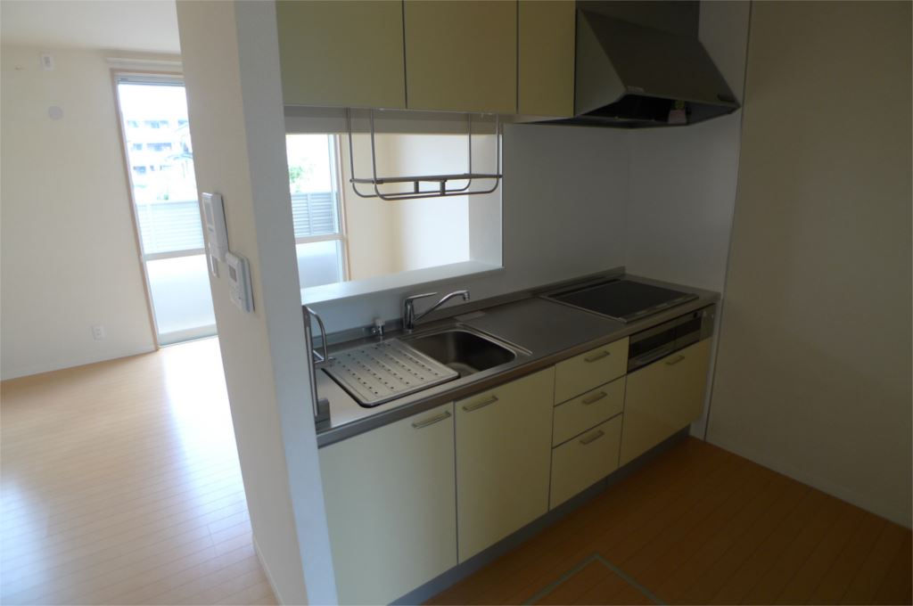 キッチン　嬉しいシステムキッチン完備！