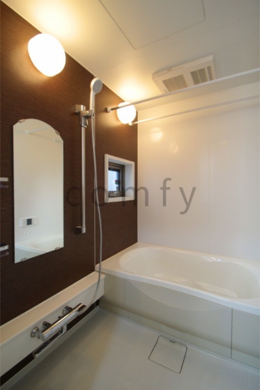 バス・シャワールーム　バスルーム