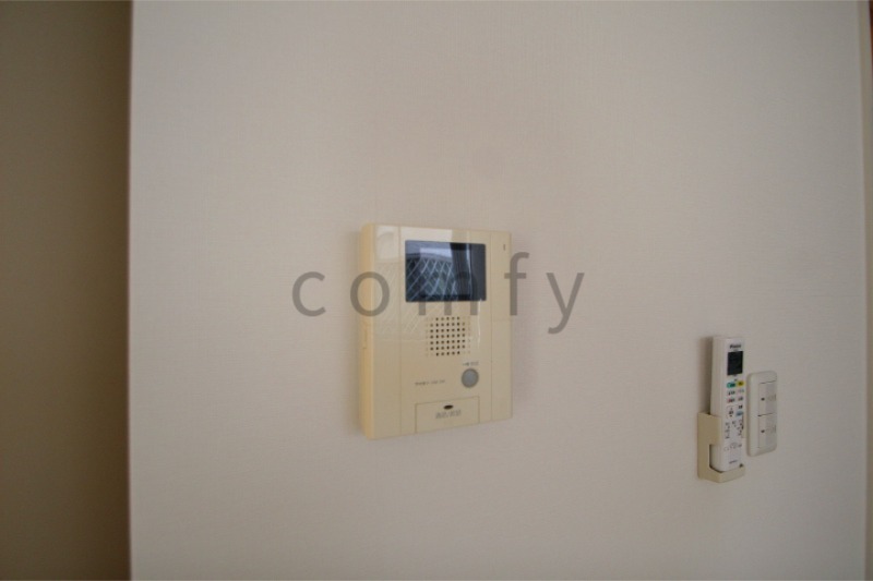 セキュリティ　モニター付きインターホン
