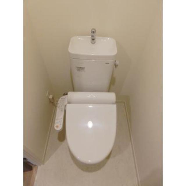 トイレ　※写真は同タイプ住戸です。