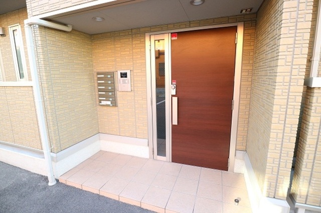 エントランス　オートロックドア
