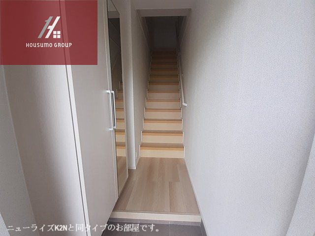 玄関　同施工会社・同型モデルの室内です。（参考写真・イメージ写真）