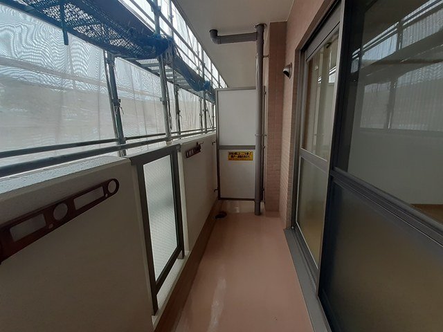 バルコニー　外からの目が気にならないバルコニーで洗濯物が干せます