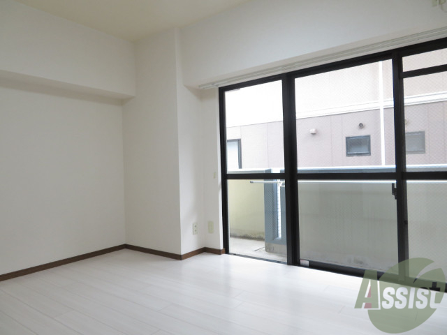 居室・リビング　７．５帖のリビングルームです。広々してますね。