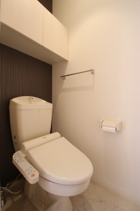 トイレ　102 トイレ 温水洗浄便座