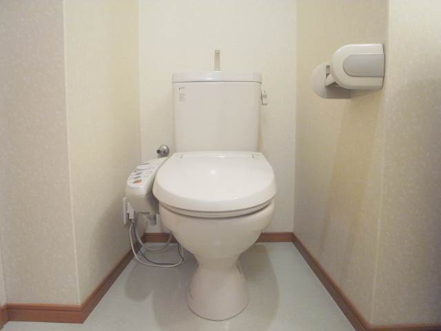 トイレ　ウォシュレット完備です