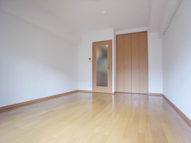 居室・リビング　広さとキレイさを求める方に是非見て頂きたいお部屋です