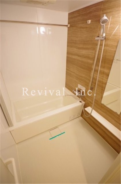 バス・シャワールーム　追い焚き・乾燥機付きの浴室です