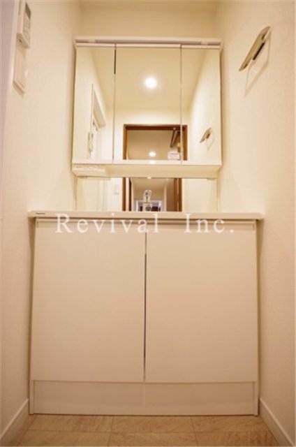 洗面設備　身だしなみチェックに欠かせない化粧台