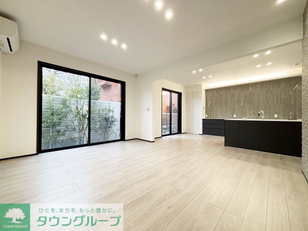 居室・リビング　エントランス