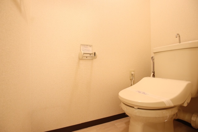 トイレ　※別室の参考写真の為、現況優先です。