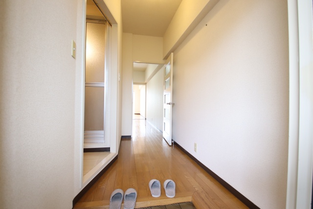 玄関　※別室の参考写真の為、現況優先です。