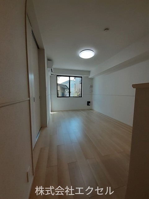 居室・リビング　エアコン付きです。