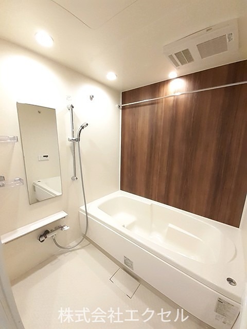 バス・シャワールーム　追い焚き付きです。