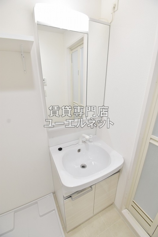 洗面設備　シャワー付洗面台