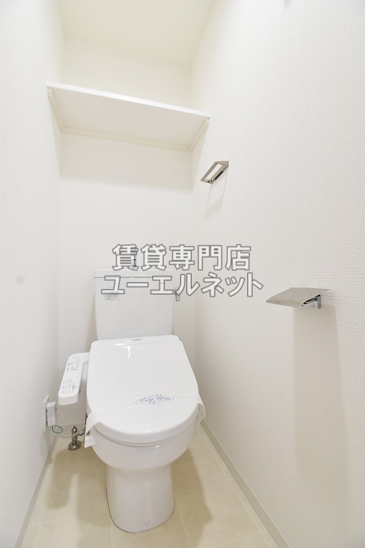 トイレ　温水洗浄便座付き