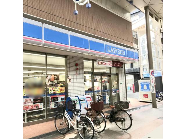 コンビニ　ローソン十三本町一丁目店（コンビニ）まで211m