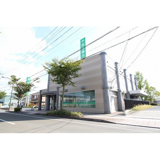 ドラックストア　ドラッグヤマザワ吉岡店（ドラッグストア）まで686m