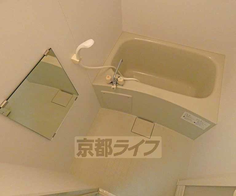 バス・シャワールーム　バスルームです。