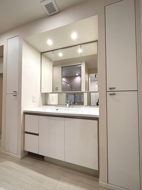 洗面設備　※写真は同タイプ住戸です。