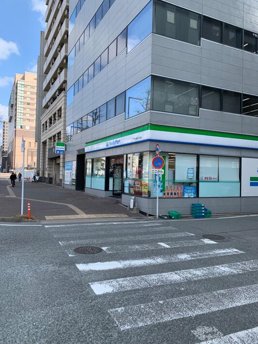 コンビニ　ファミリーマート 博多中洲5丁目店（コンビニ）まで333m