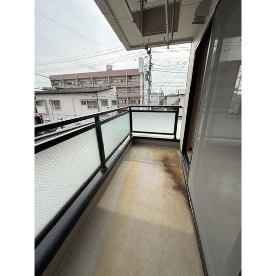バルコニー　南向き日当たり良好です