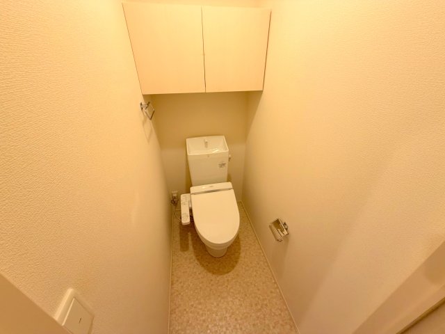 トイレ　綺麗なトイレにはウォシュレット標準装備です。