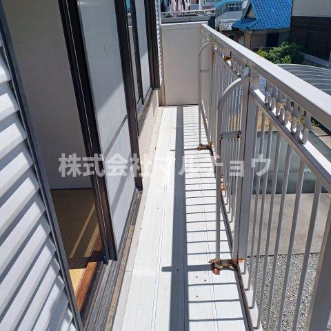 バルコニー　陽当たり良好なバルコニーです