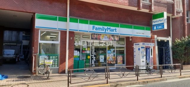 コンビニ　ファミリーマート小石川ゆたて坂店（コンビニ）まで485m